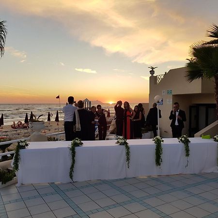 Hotel La Playa Сперлонга Екстериор снимка