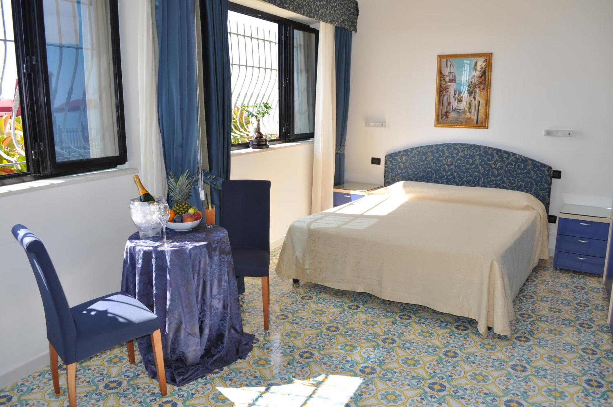 Hotel La Playa Сперлонга Екстериор снимка