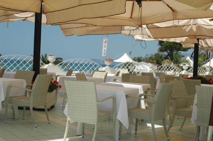 Hotel La Playa Сперлонга Екстериор снимка