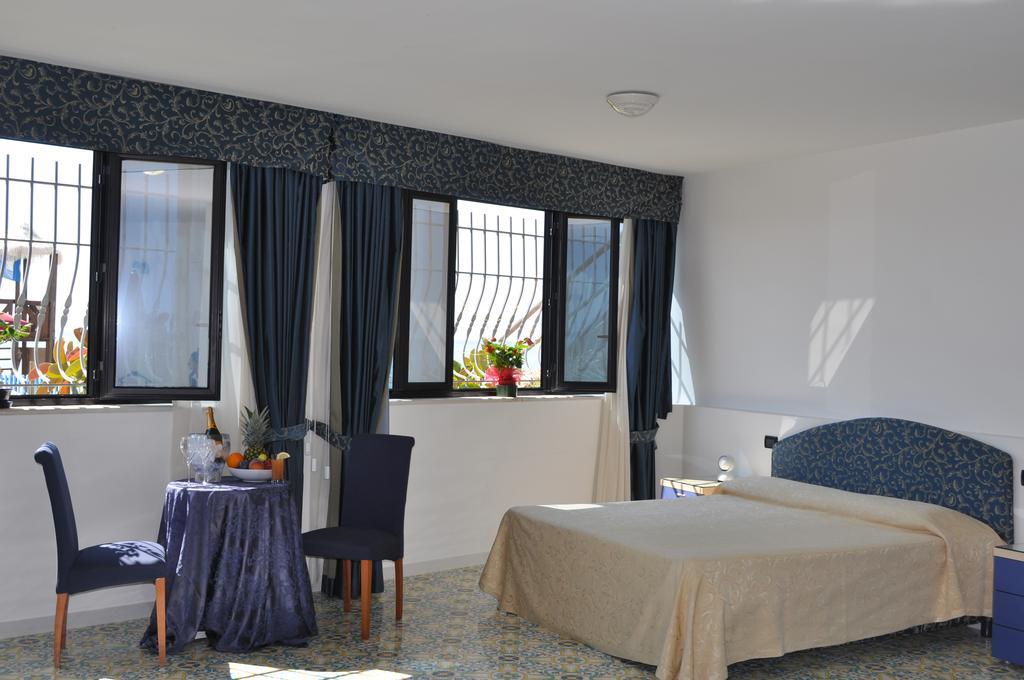 Hotel La Playa Сперлонга Екстериор снимка