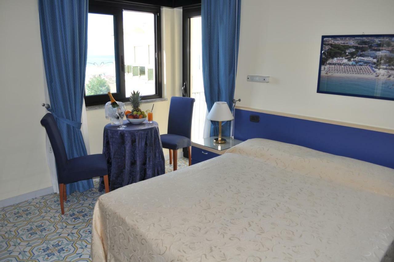 Hotel La Playa Сперлонга Екстериор снимка