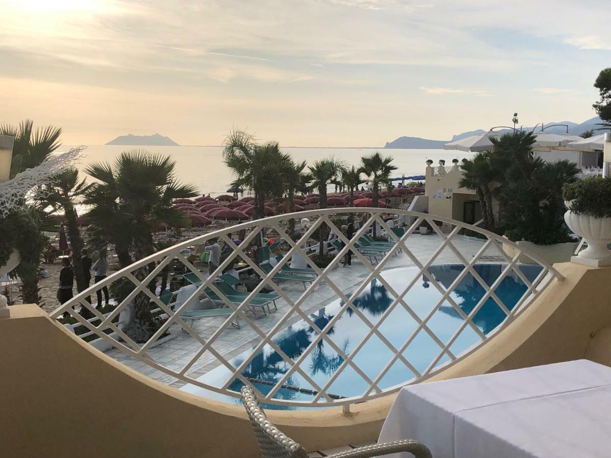 Hotel La Playa Сперлонга Екстериор снимка