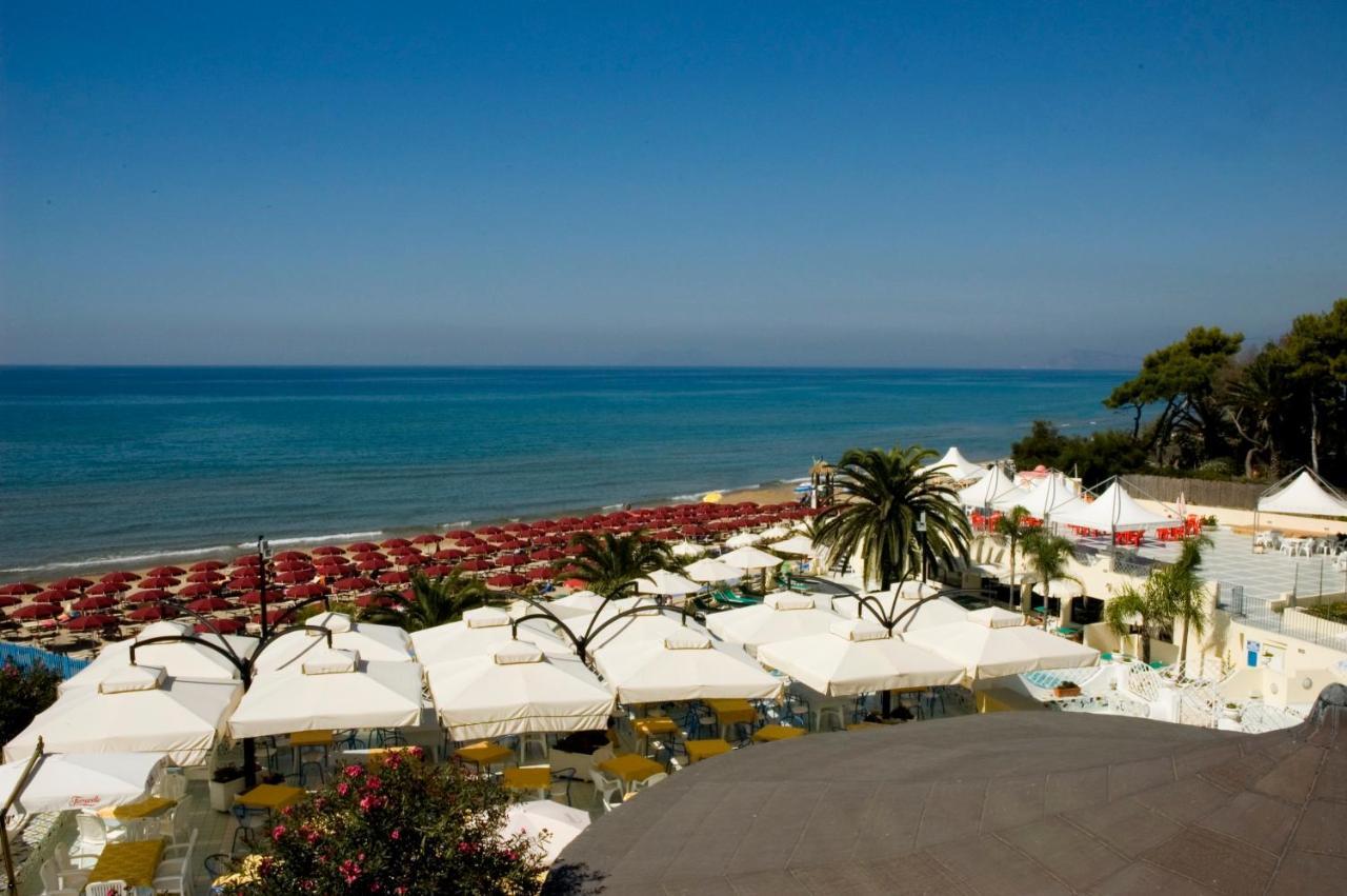 Hotel La Playa Сперлонга Екстериор снимка