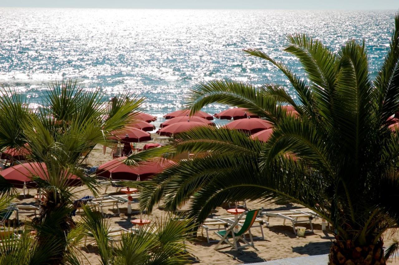 Hotel La Playa Сперлонга Екстериор снимка
